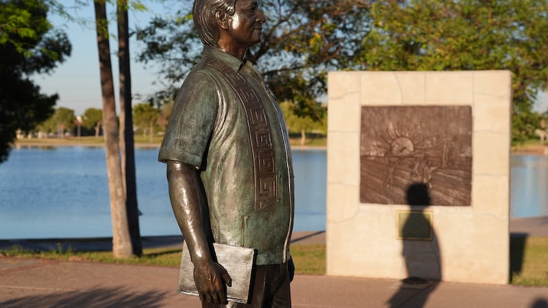 La estatua de César Chávez en Laveen, Arizona, el 18 de marzo del 2026 (AP foto/Ross D. Franklin)