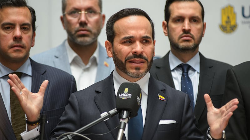 El presidente de Colombia, Abelardo de la Espriella, habla tras presidir una reunión sobre la...