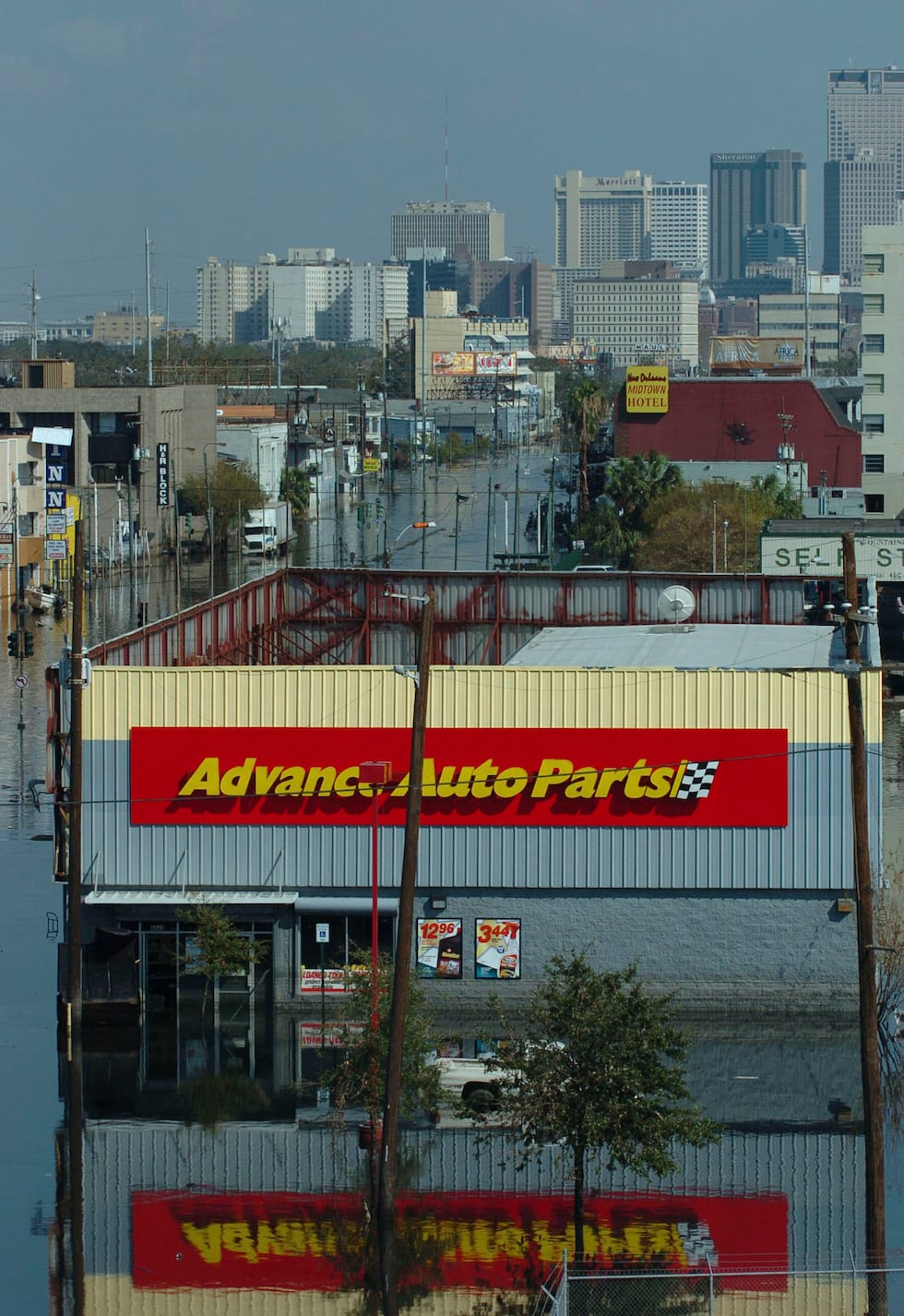 FILE - Advanced Auto parts to close more than 700 locations.