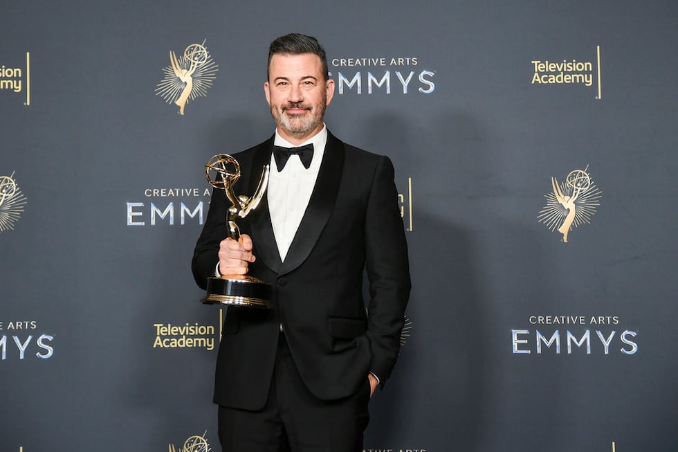 Suspenden indefinidamente programa de Jimmy Kimmel por comentarios sobre la muerte de Charlie...