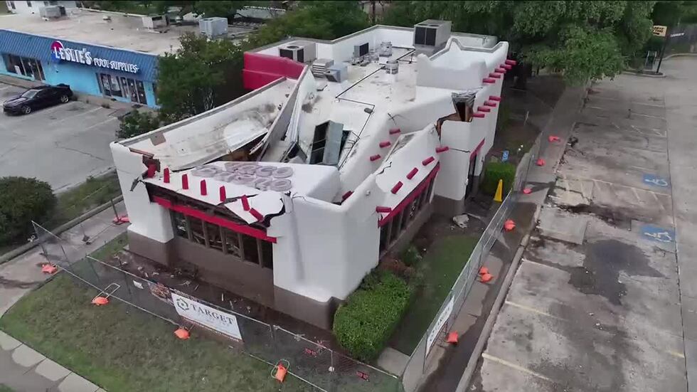 Colapsa el techo de una taquería en Texas mientras abuela y su nieto buscaban comida