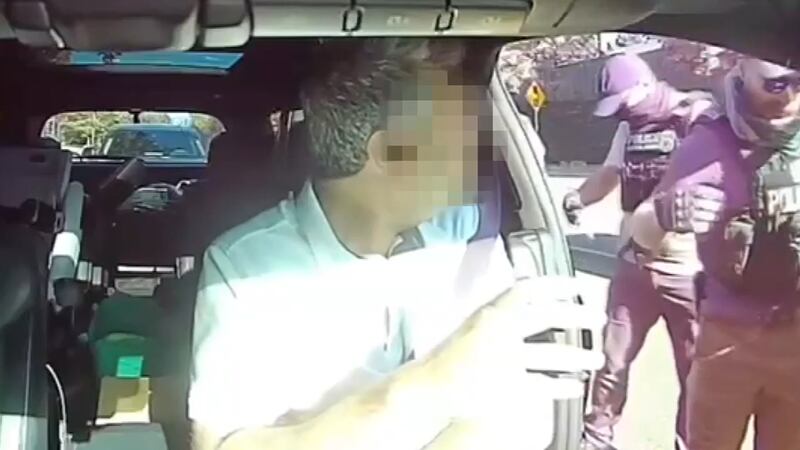 Un inmigrante iraní residente de Oregon fue arrestado por agentes de ICE mientras estaba en su...