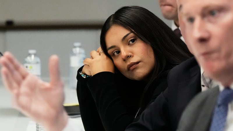 Marimar Martinez, una mujer de Chicago que recibió un disparo de un agente de la Patrulla...