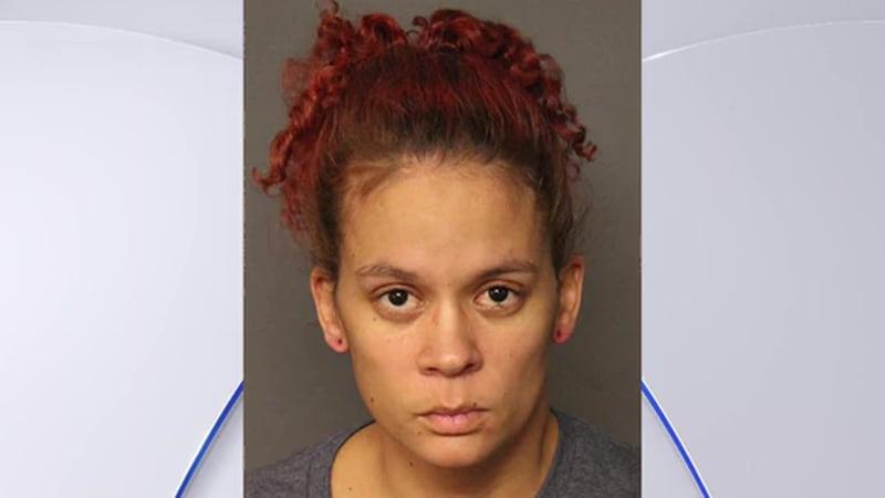 Madre de una niña de dos años y su pareja fueron arrestados tras la muerte de la pequeña....