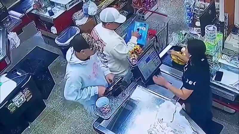 Acusan a cinco, tres de ellos hispanos, de esquema organizado de fraude con tarjetas EBT,...